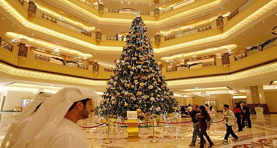 مفتي مصر السابق يحسم الجدل بشأن شجرة رأس السنة الميلادية