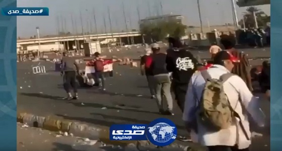 مقطع صادم للحظة استهداف متظاهر عراقي بالرصاص الحي