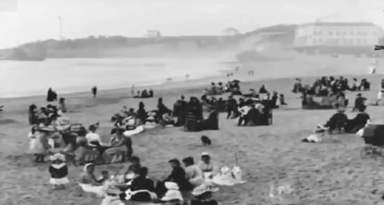 فيديو نادر يكشف الحشمة على أحد شواطئ فرنسا قبل 120 سنة