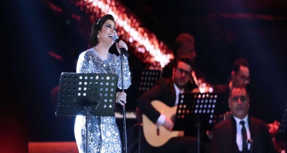 بالفيديو والصور.. شيرين تحيي أولى حفلاتها بالعام الجديد في جدة