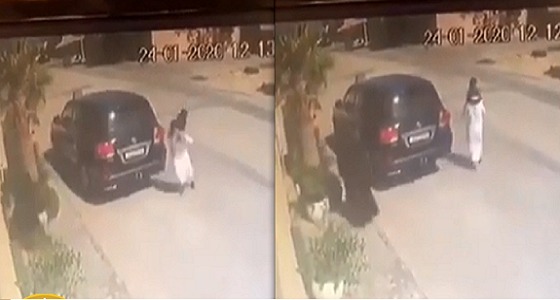 بالفيديو.. ردة فعل رجل وزوجته فاجأتهما كلاب ضالة بالدمام