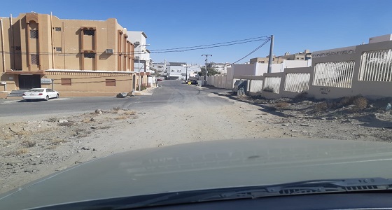 بلدية خميس مشيط تتجاهل سكان العزيزية رغم تعرُّضهم للخطر (صور)