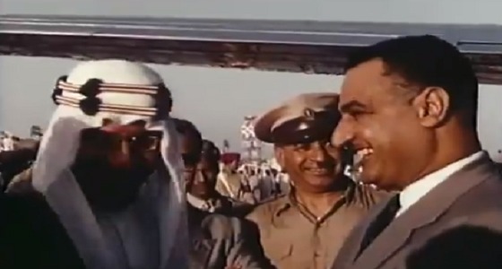 فيديو نادر للملك سعود بن عبدالعزيز خلال استقباله الرؤساء العرب في مطار الظهران