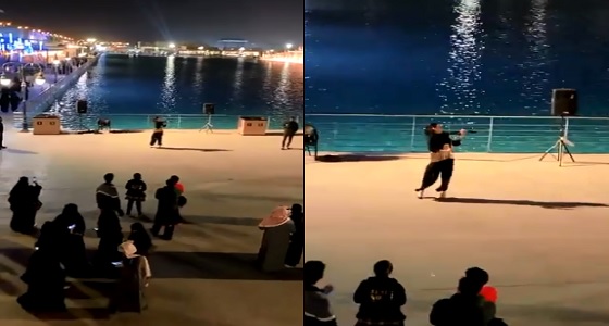 بالفيديو.. فتاة «غير محجبة» تخطف الأنظار بعزفها للكمان في بوليفارد الرياض