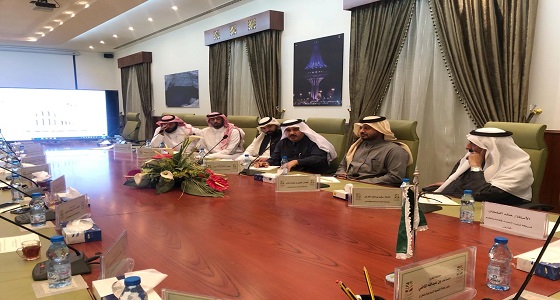 محافظ الخرج يرأس اجتماع مناقشة الموضوعات المدرجة على جدول الأعمال