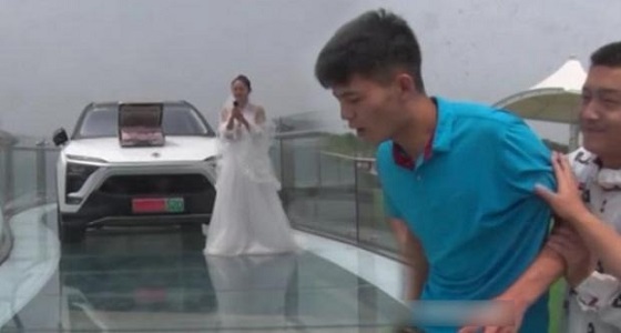 عريس يترك عروسه ليلة الزفاف بسبب شقيقته