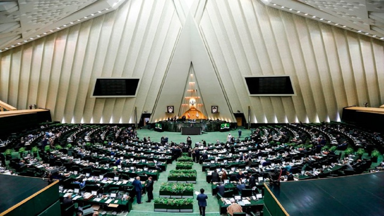 إصابة 4 نواب جدد في البرلمان الإيراني بفيروس كورونا