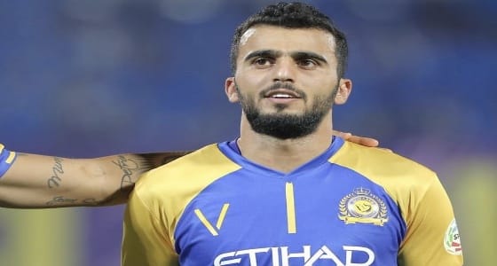 الكشوفات الطبية تحدد مصير حمد المنصور من لقاء الأهلي