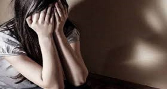 شاب يغتصب فتاة قاصر بعد هروبها من منزل ذويها بدون سبب
