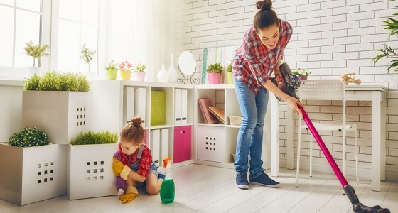 تحذير: مواد التنظيف المنزلية تسبب الربو للأطفال !