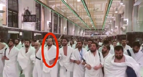 شاهد.. قائد فيديو الأتراك في الحرم مع عناصر حركة «حماس»