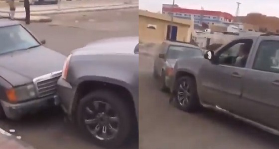 وافد يدفع مركبات الآخرين بشكل عشوائي (فيديو)