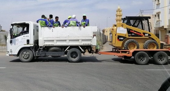نقل عمال النظافة بوادي جازان في مؤخرة «قلّاب» مكشوف