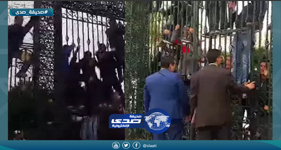 شاهد.. شباب يهددون بقتل أنفسهم أمام البرلمان التونسي