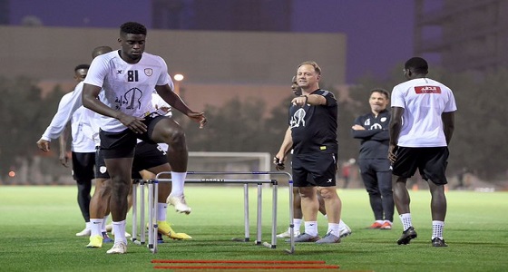 الشباب يكتفي بتدريبات صباحية استعدادًا للاتحاد (صور)