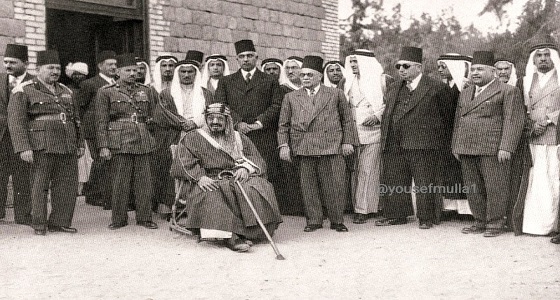 صور نادرة للملك عبدالعزيز وأخيه وأبناءه في مصر