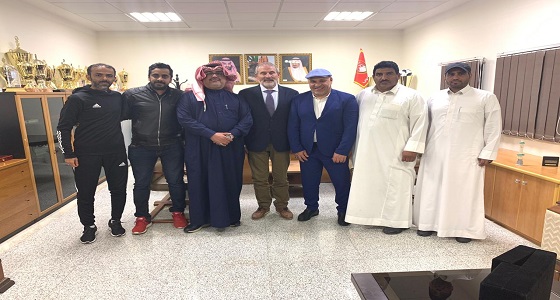 رئيس لجنة الحكام يزور نادي ضمك موضحاً بعض الحالات التحكيمية ‬