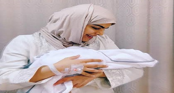 بالفيديو.. سارة الودعاني تكشف اللحظات الأولى من ولادة طفلها