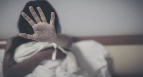أربعينى يحاول الاعتداء على شقيقته جنسيا أمام والديه