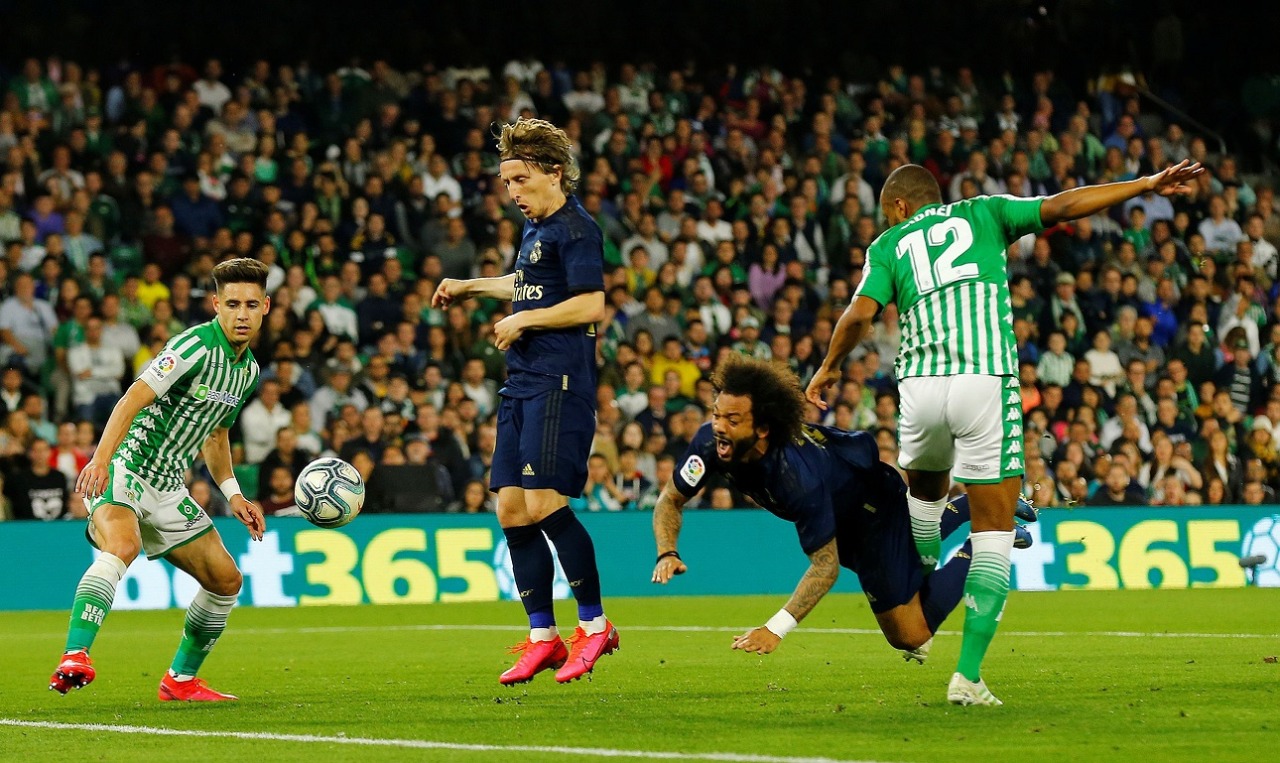 هزيمة مذلة لريال مدريد أمام ريال بيتيس