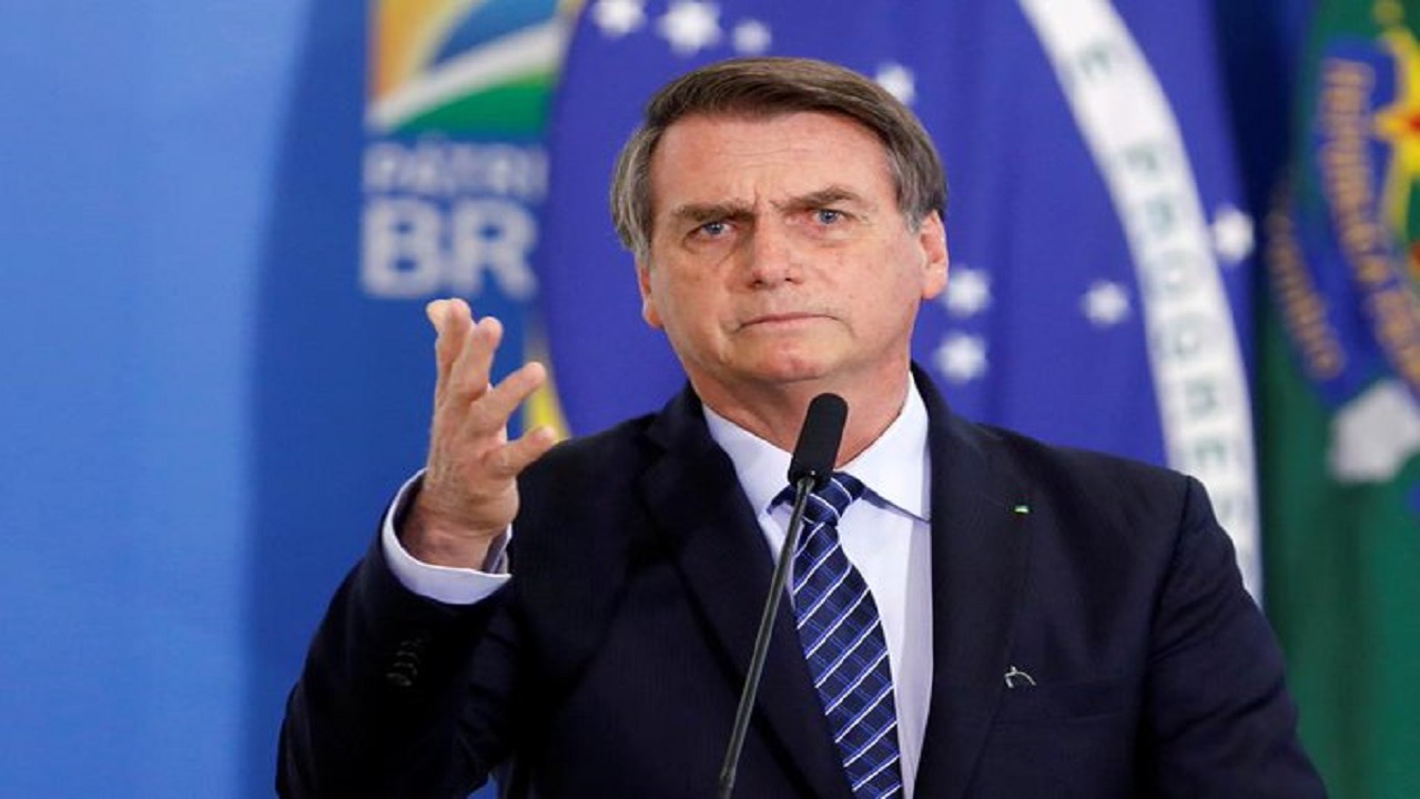 وضع رئيس البرازيل تحت الملاحظة خشية إصابته بفيروس كورونا