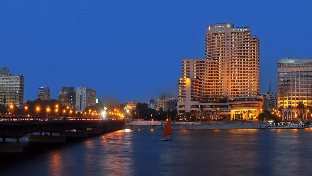 انخفاض حاد في أسعار فنادق القاهرة بعد تفشي «كورونا»