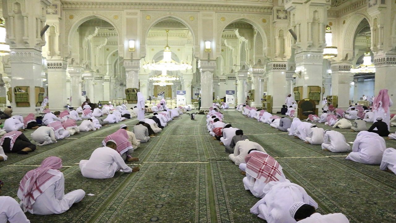 تعليق الدراسة في معهدي الحرم المكي والمسجد النبوي وتفعيلها عن بعد