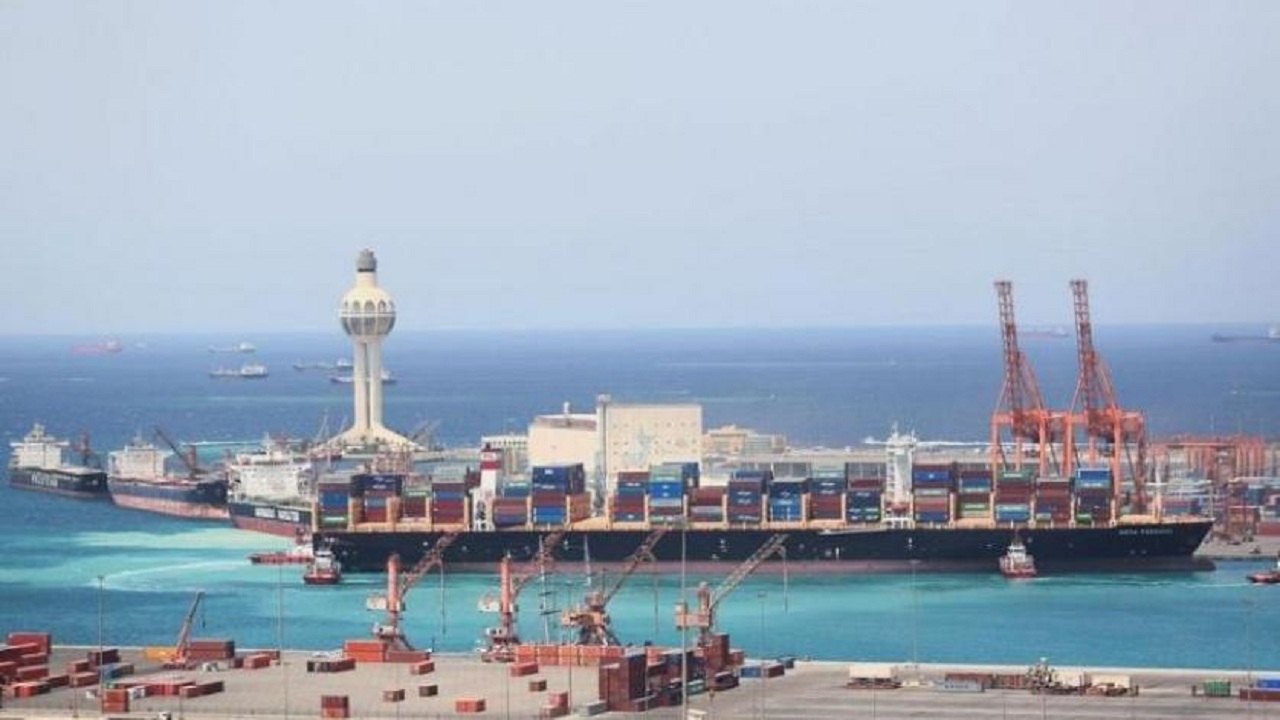 إيقاف الملاحة البحرية في ميناء جدة الإسلامي