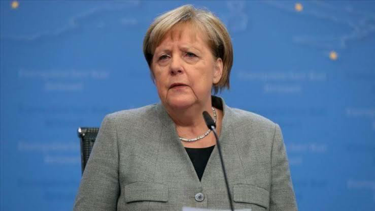 ميركل تستقبل حفتر في برلين للحديث حول الأزمة الليبية