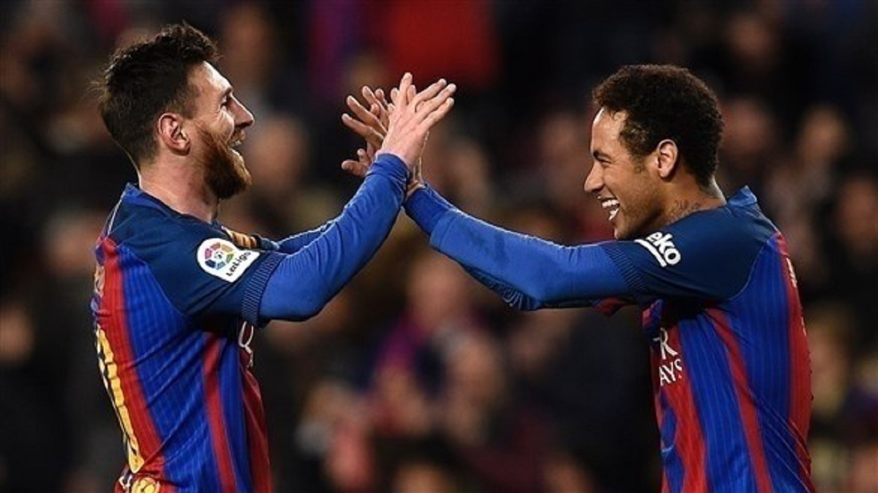 ميسي يطالب إدارة برشلونة بإعادة نيمار