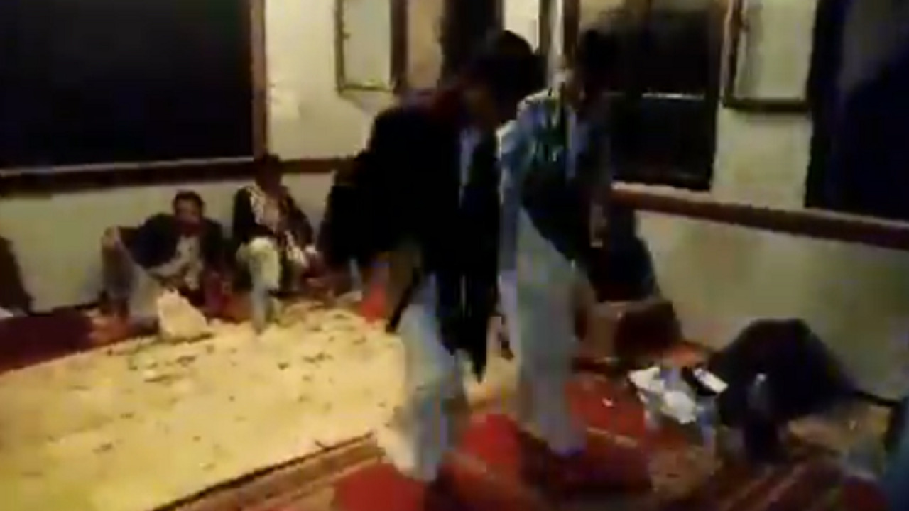 بالفيديو.. الحوثيون يحولون المدارس لمراقص