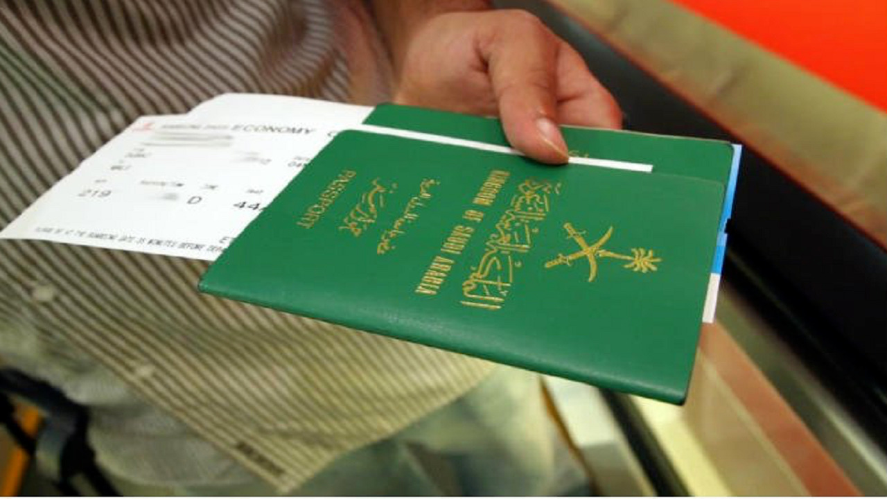 «الجوازات» توضح طريقة المغادرة إلى الدول المتوقف الطيران معها