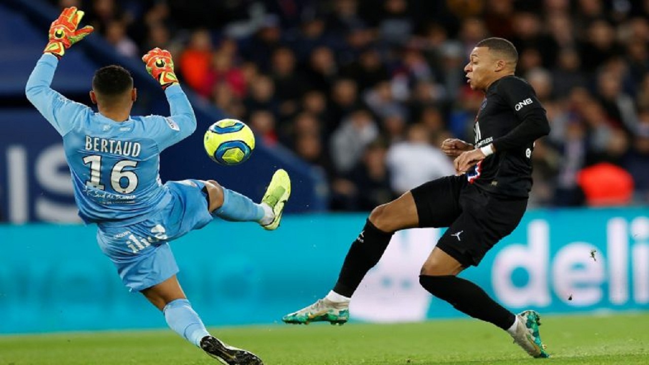 مبابي على أعتاب الرحيل