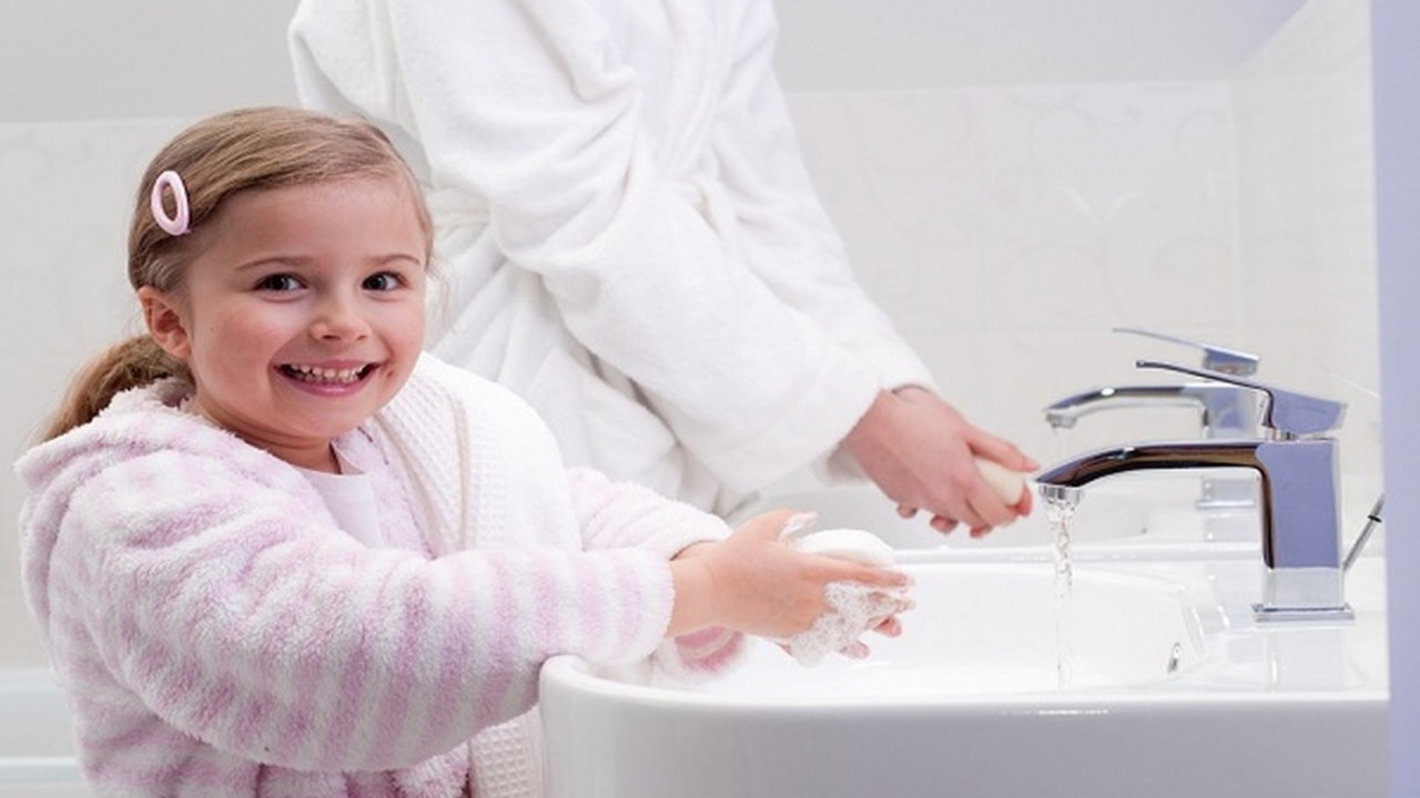 أساليب جعل الطفل يهتم بالنظافة الشخصية
