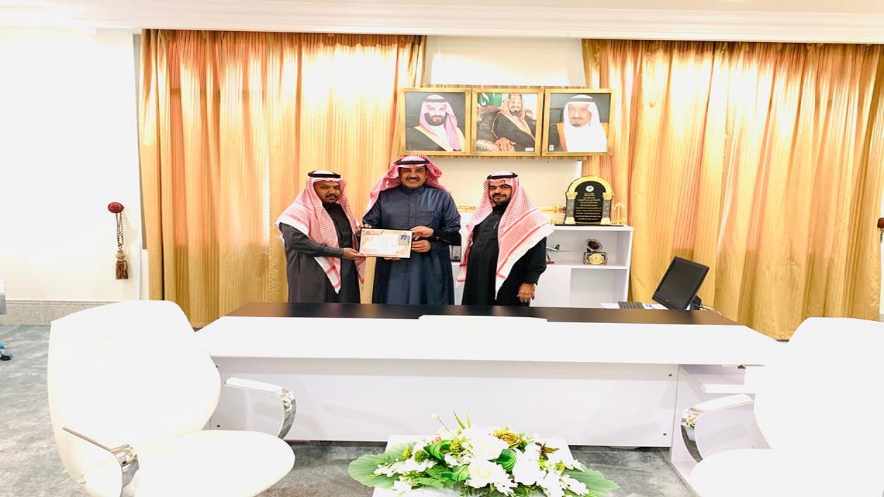 هايكنغ السعودية يمنح محافظ طريف العضوية الشرفية