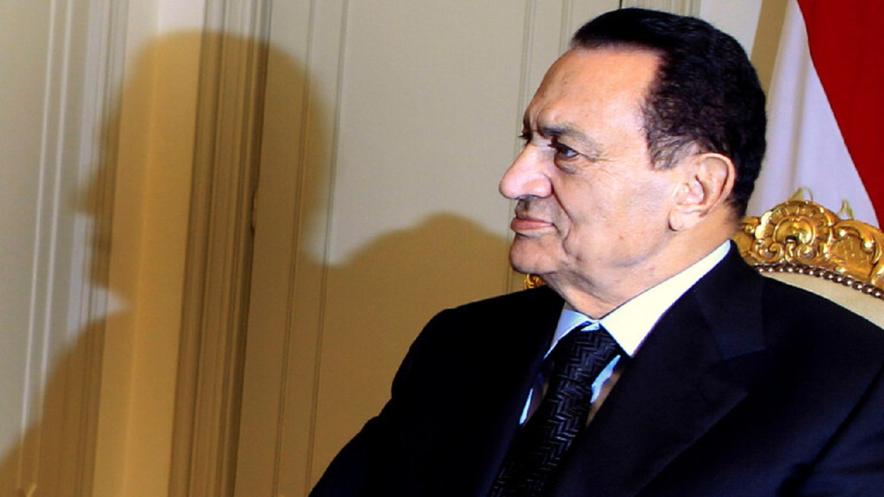محامي الأسرة: التحفظ على أموال «مبارك» لا يزال ساريًا