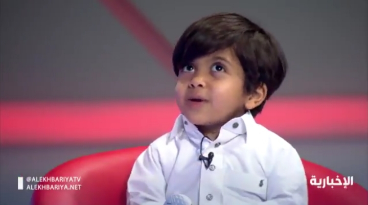 ‎الطفل محمد الشمري يُشجع الهلال ويُشدد على السلام بالنظر رغم سنه الصغير (فيديو)
