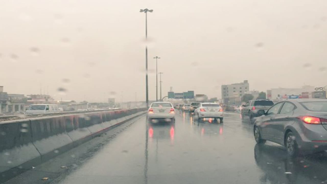 أمطار ورياح نشطة تسود أجواء المدينة المنورة والرياض