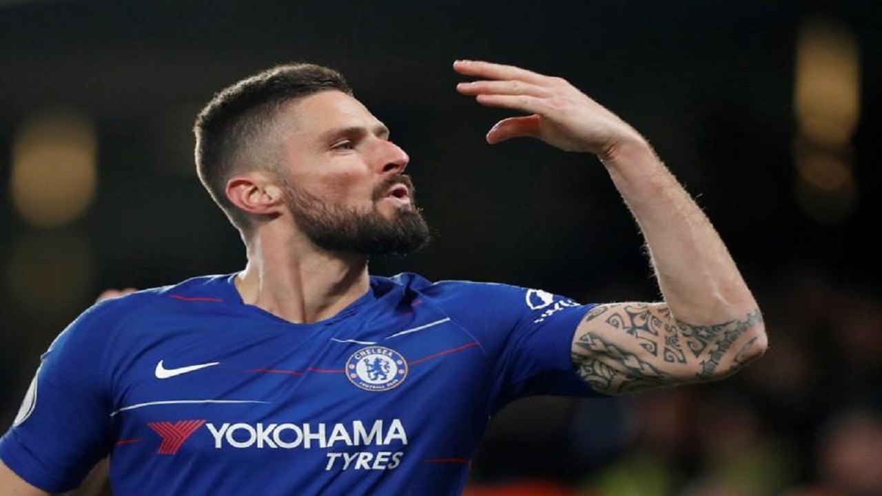 جيرو يرد على سخرية بنزيما : أنا سيارة لكن بحوزتي كأس العالم