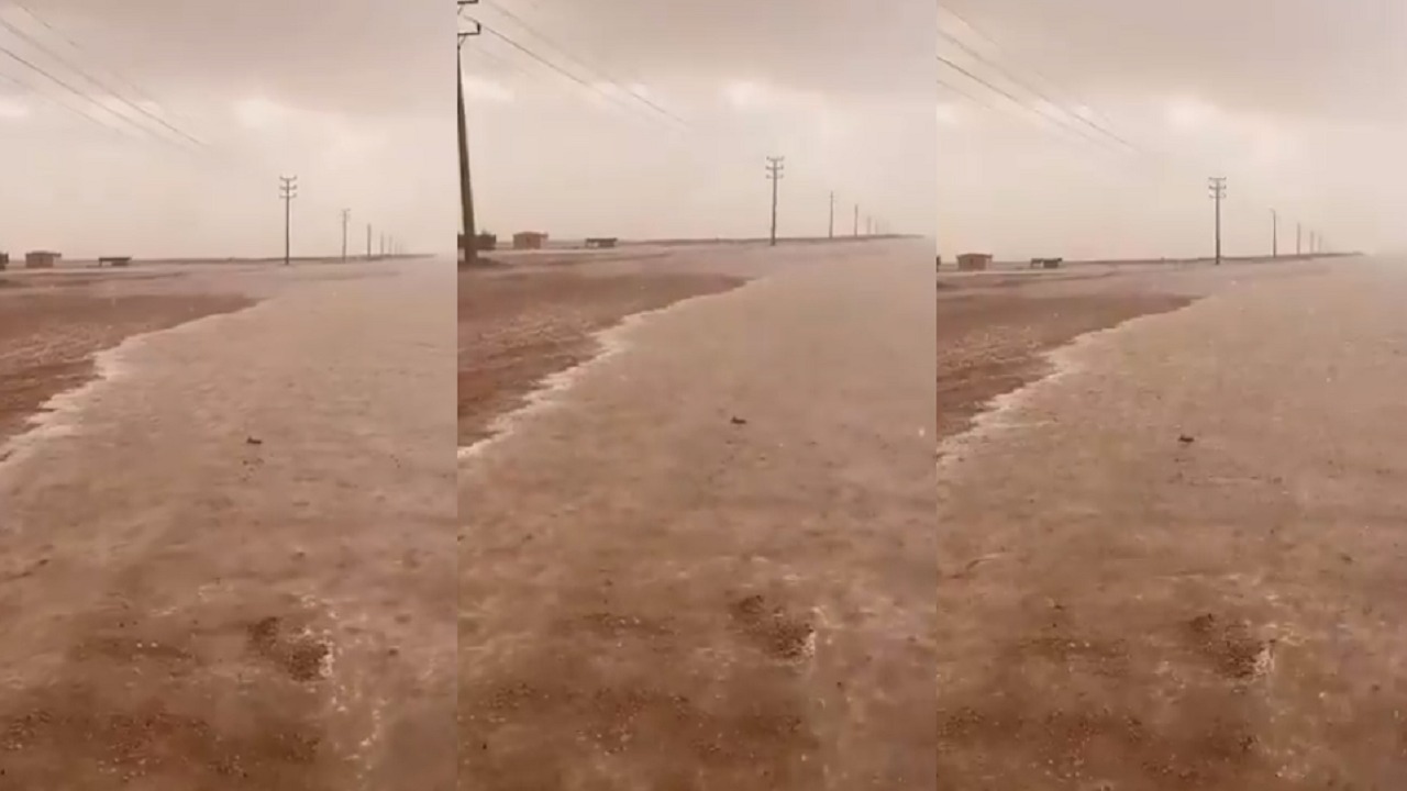 فيديو يوثق هطول الأمطار والبرد بين الزلفي والأرطاوية