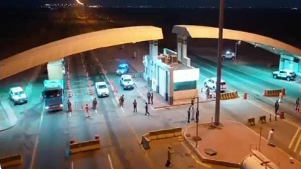 بالفيديو .. رجال الأمن يواصلون تنفيذ قرار منع التجول في جدة