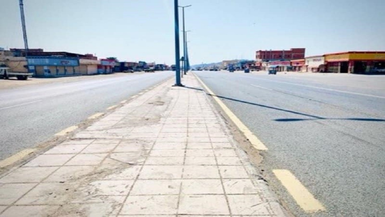 بالفيديو.. طرق وشوارع جدة خالية بعد قرار منع التجول 24 ساعة