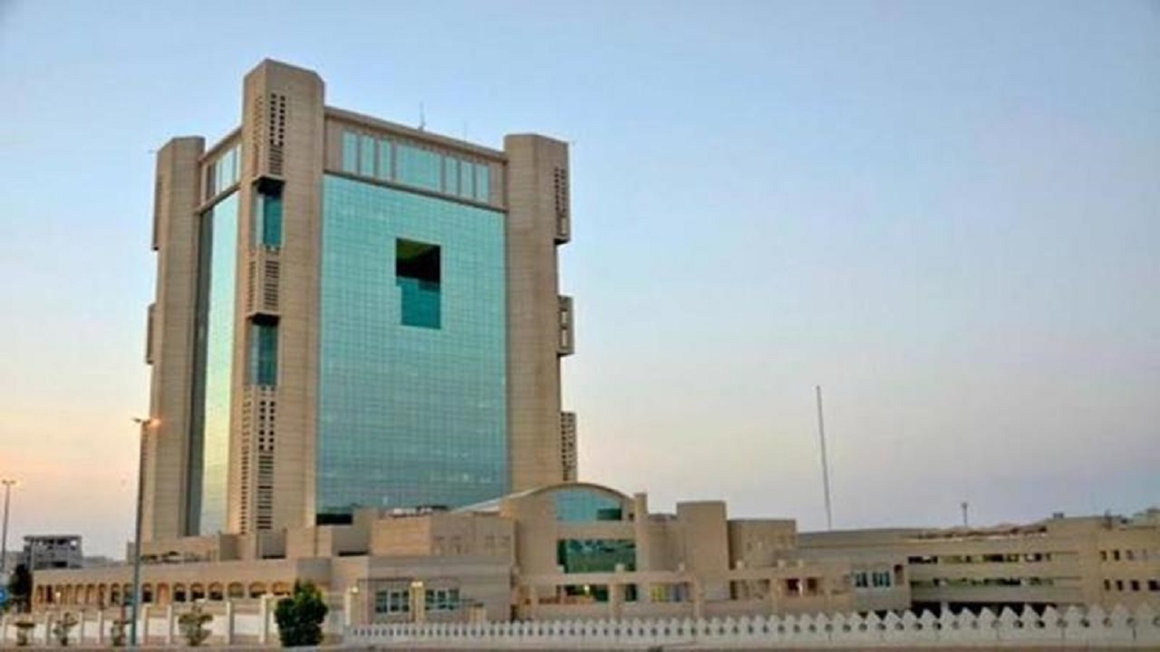 أمانة جدة تغلق مركزين للتسوق لوجود حالتي إصابة مؤكدة بفيروس كورونا