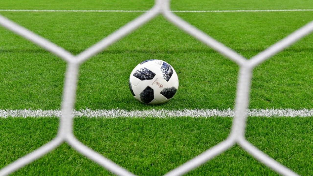 الوباء يهدد بخفض رواتب اللاعبين بأندية الليغا