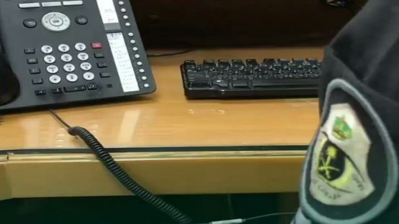 شاهد.. تعامل مركز العمليات الأمنية مع الاستفسارات الخاصة بمنع التجول