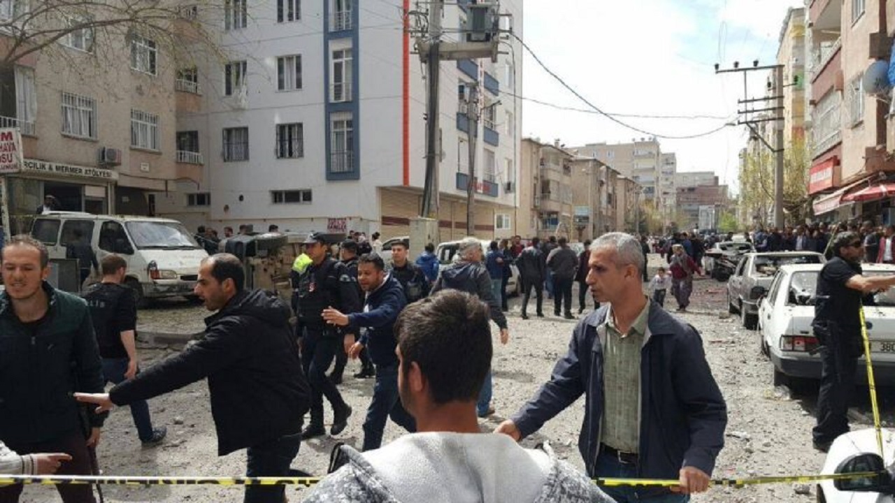 مقتل 5 مدنيين في انفجار قنبلة بتركيا