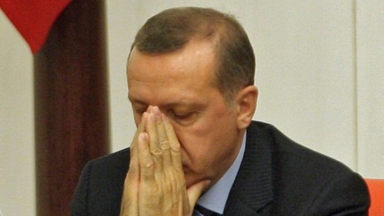 عدد وفيات الأتراك يتجاوز الـ500 وأردوغان مستمر في اللامبالاة
