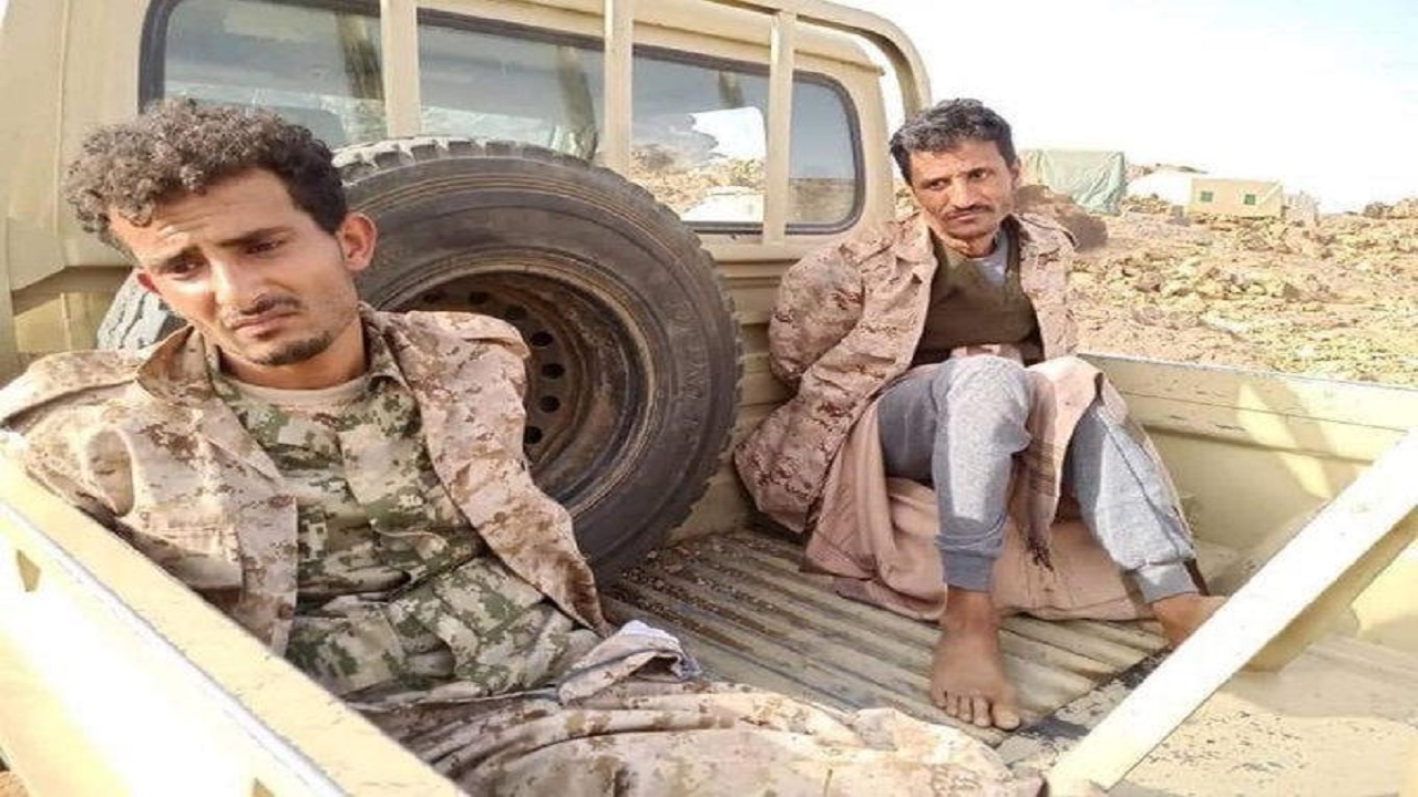 بالصور.. العثور على طلاسم سحرية مع عناصر تابعة لمليشيا الحوثي