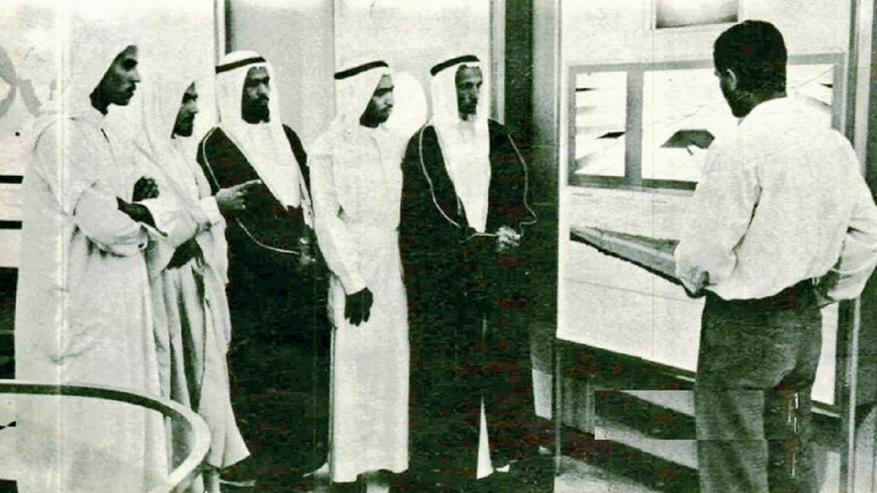 صورة تاريخية نادرة لـ 5 من أعيان الأفلاج تخطف الأنظار