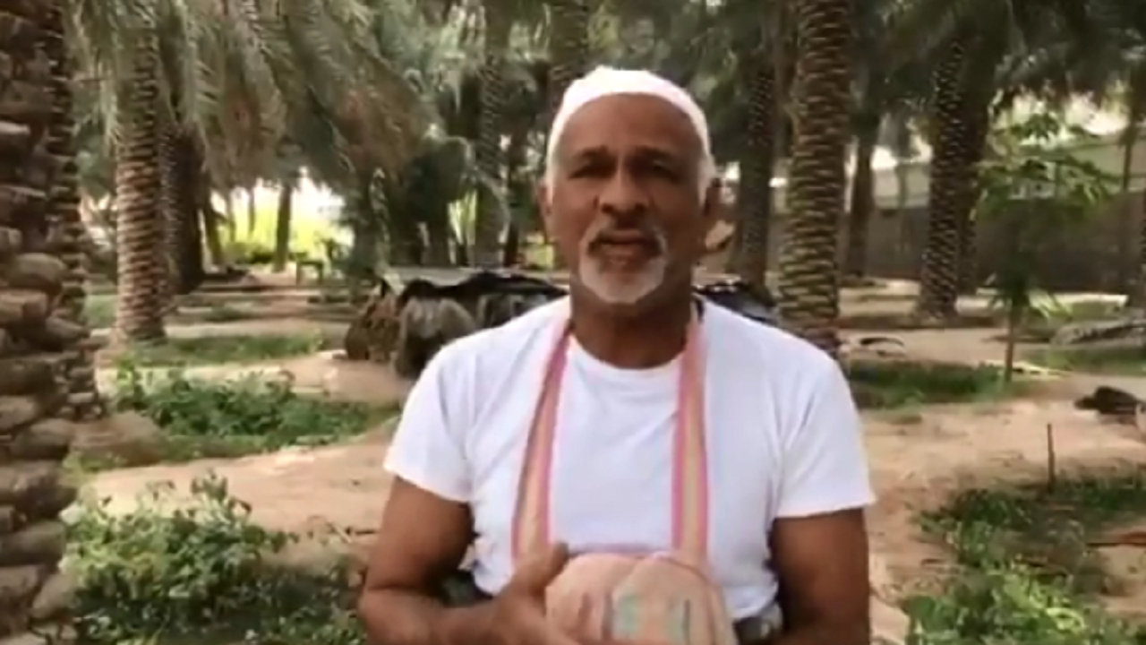 بالفيديو.. مزارع في الأحساء يروي كيف يمارس عمله أثناء فترة منع التجول